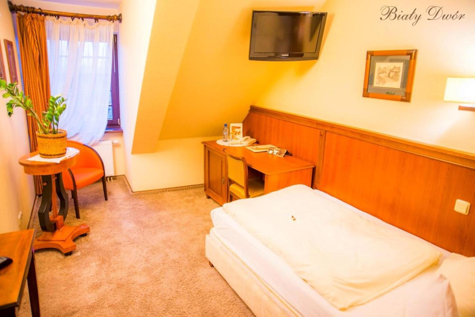 Bed and Breakfast Bialy Dwor Квидзын Экстерьер фото